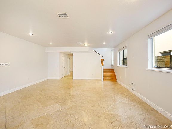 4th image of 3170 Matilda St #3170