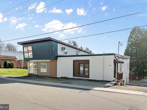 48 E Gay St, Dallastown, PA 17313