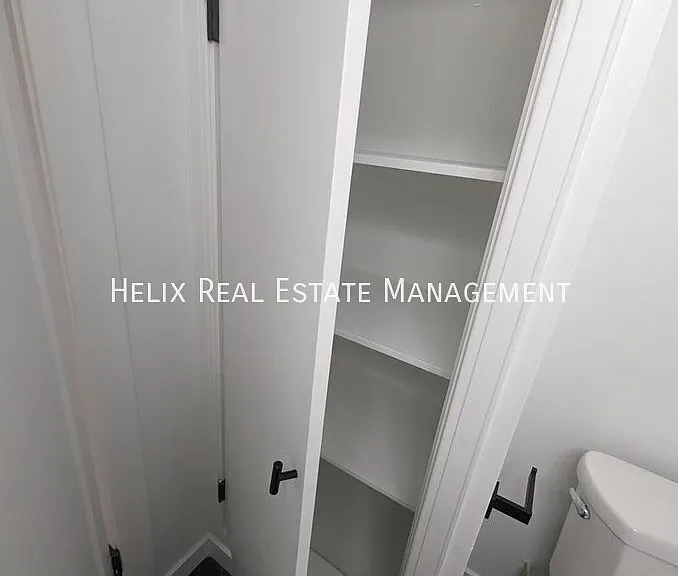 552 S Oakland Ave #4 — Photo 6