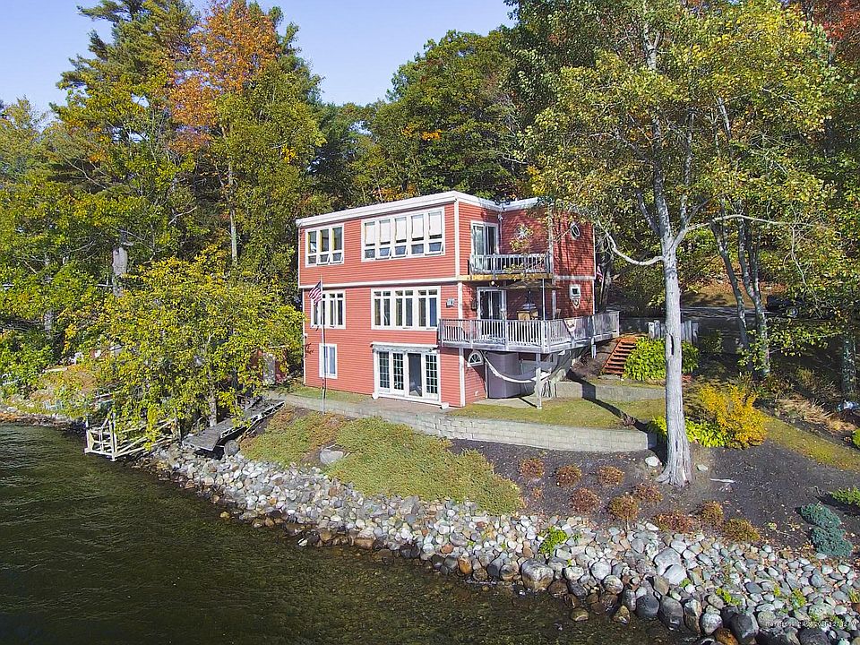 2nd image of 882 Memorial Dr