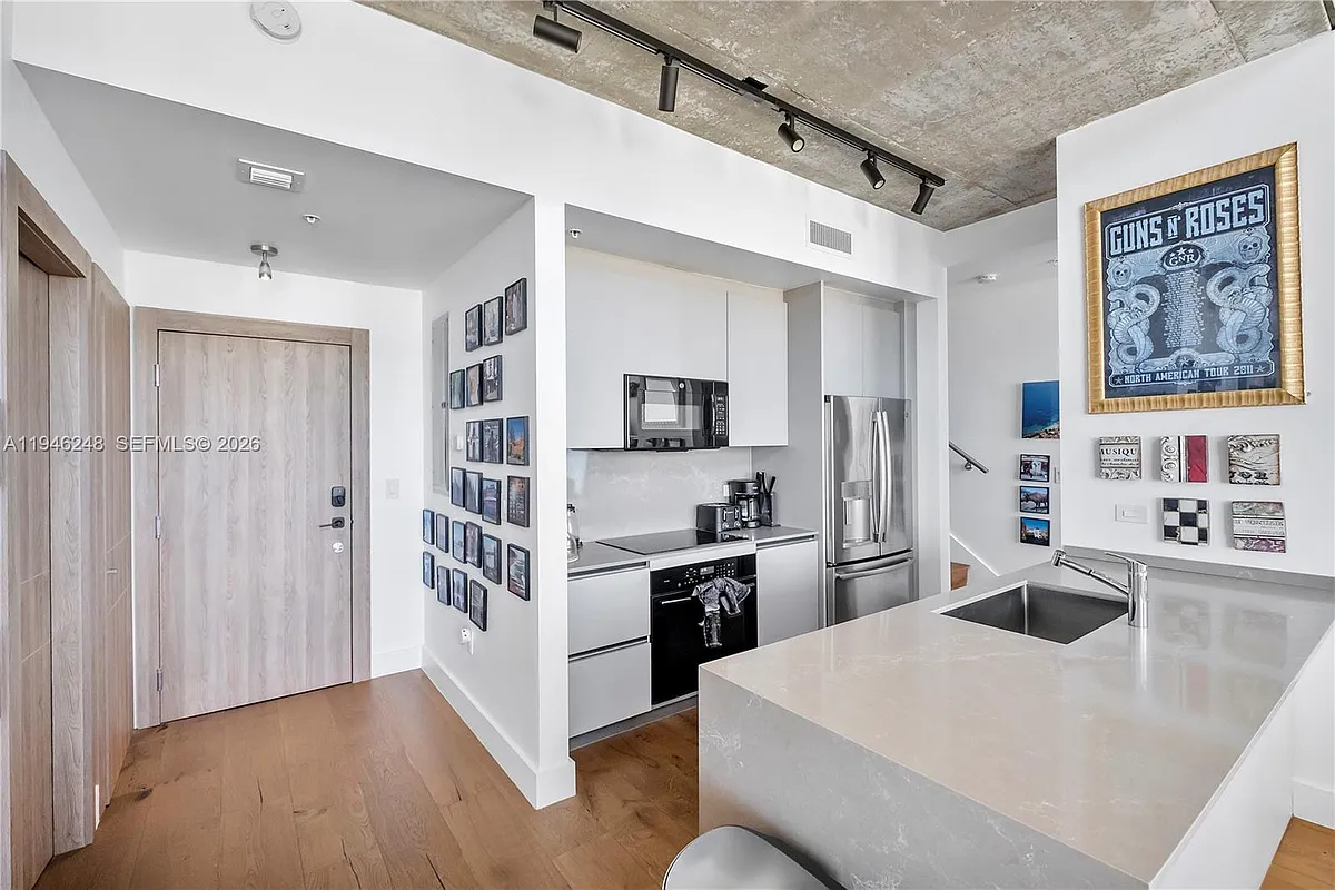 Building Photo - 3470 E Coast Ave #Penthouse 202