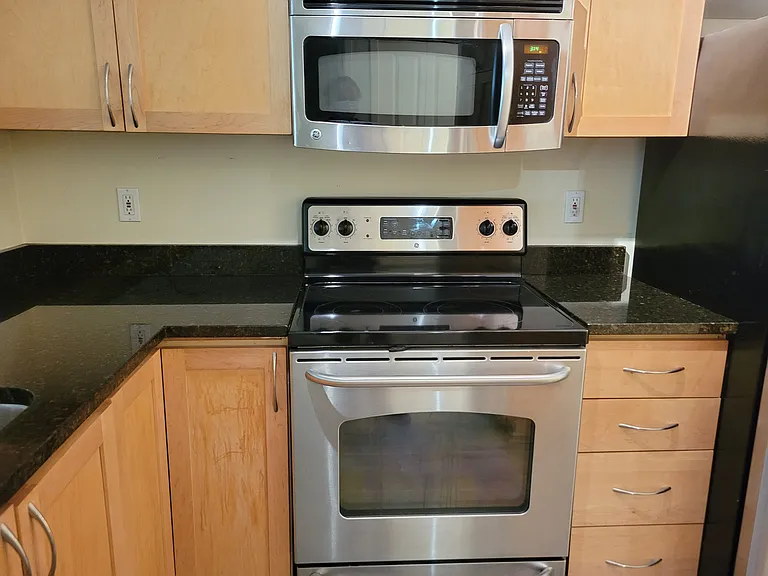 111 108th Ave NE #206 — Photo 35