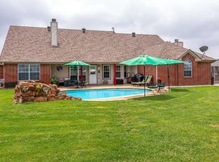 130 Williamsburg Ln, Springtown, TX 76082