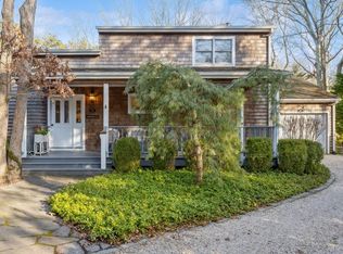 55 Wainscott Rd NW, Wainscott, NY 11975