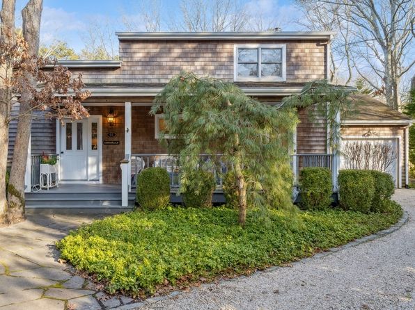 55 Wainscott Rd NW