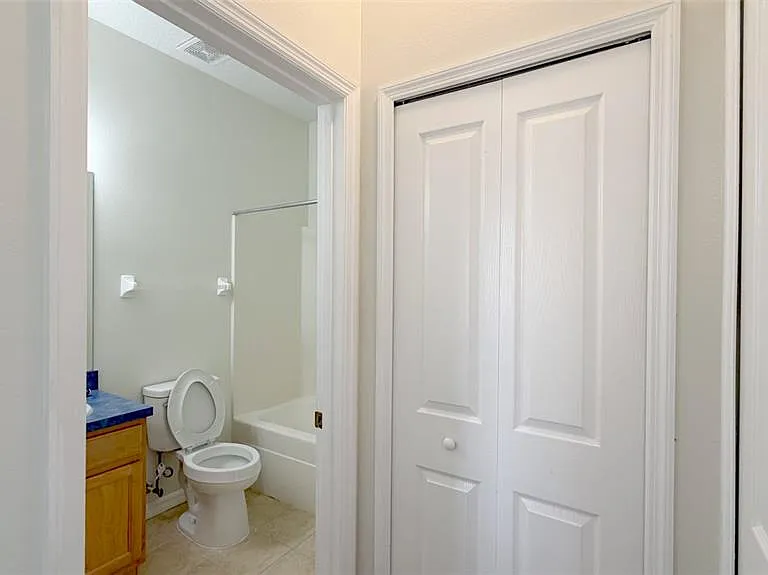 203 Madison Cir — Photo 40