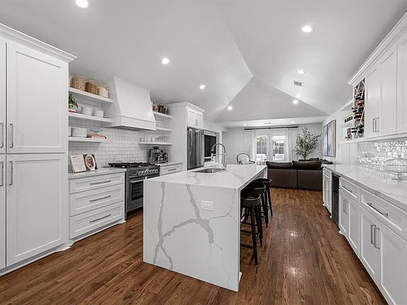 4th image of 1806 Millwood Dr