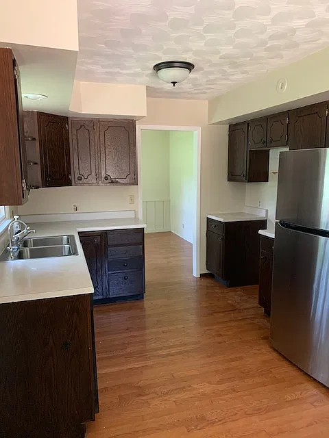3 bed, 1600 sqft, $2,600 — Photo 2