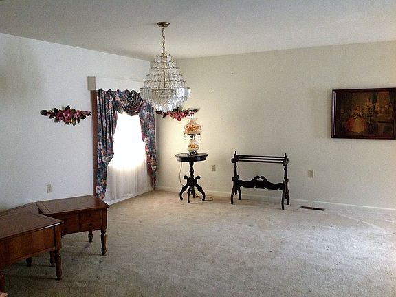 Living/dining room