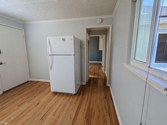 4th image of 234 Pearl St #B