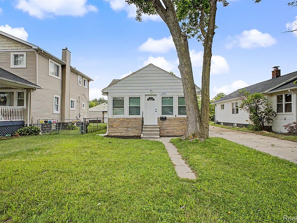 1st image of 3231 McDowell St