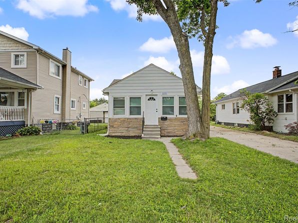 3231 McDowell St