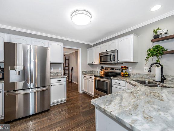 4th image of 57 Isadore Ln