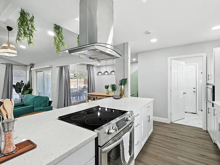 1231 Springbrook Cir — Photo 16