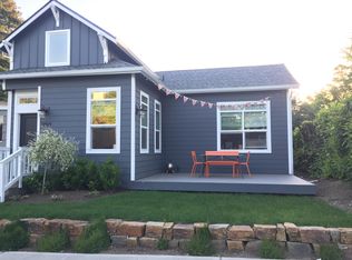 904 NW 70th St, Seattle, WA 98117