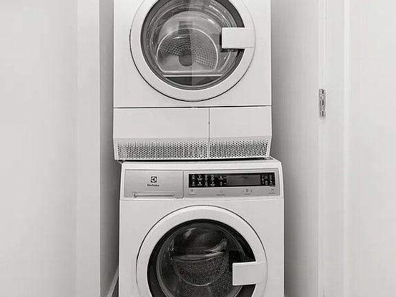3rd image of 510 Manhattan Ave APT 4A