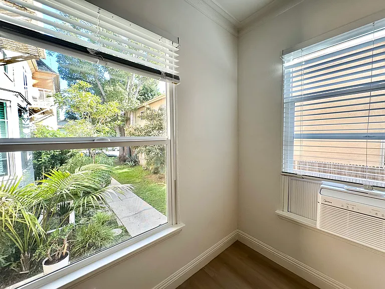 1319 N Fairfax Ave #7 — Photo 5