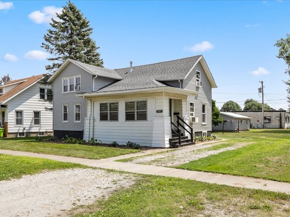 505 E Elm St, Fairbury, IL 61739