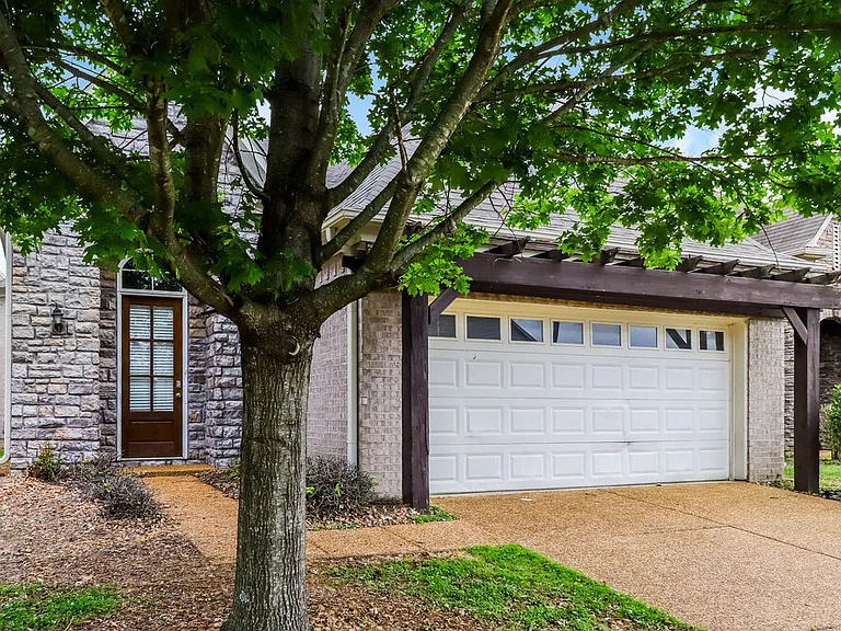 7575 Glen Creek Ln — Photo 3