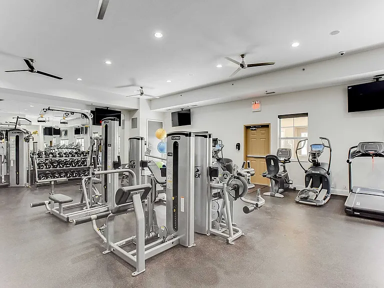 308_University Commons_Interior_Fitness Center_01_web