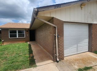 12407 SW 2nd St, Yukon, OK 73099