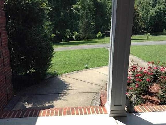 5th image of 559 Glendale Estate Ln