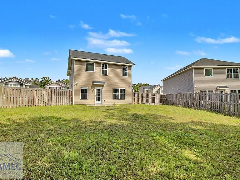 547 Fairview Cir — Photo 32