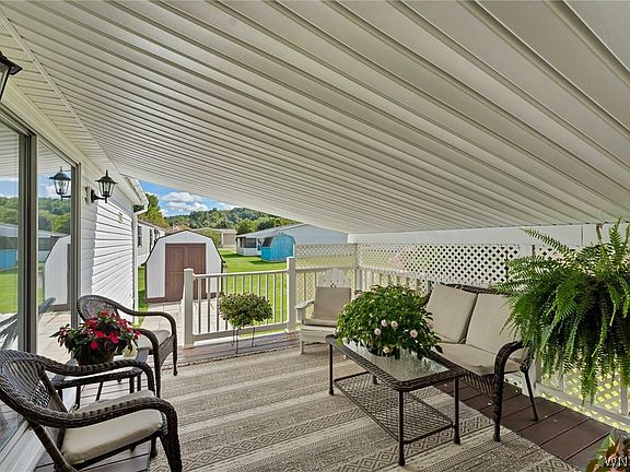 4th image of 94 Winterview Dr