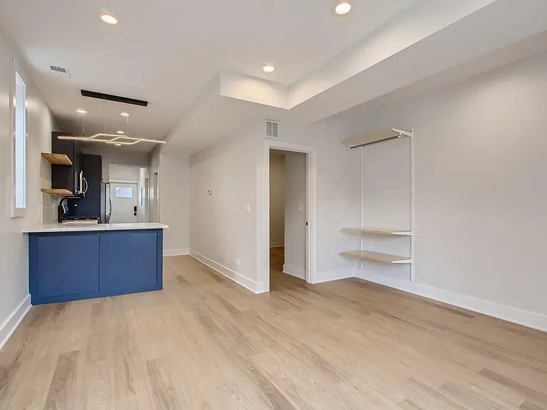 2715 N Lawndale Ave #1 — Photo 6