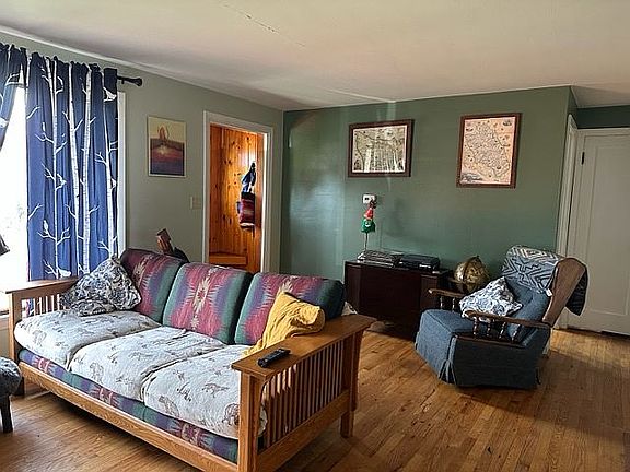 3rd image of 15557 10th Ave NE