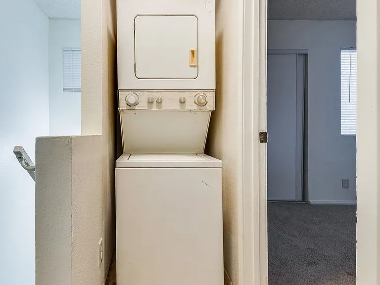 5011 Spencer St #B — Photo 25