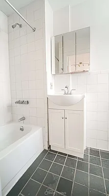 Rented by City Connections Realty | media 32