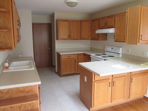 3rd image of 4842 Streamside Dr #7