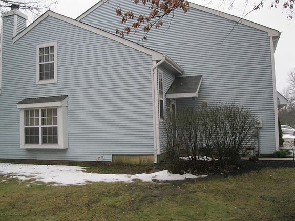 3rd image of 32 Malibu Dr