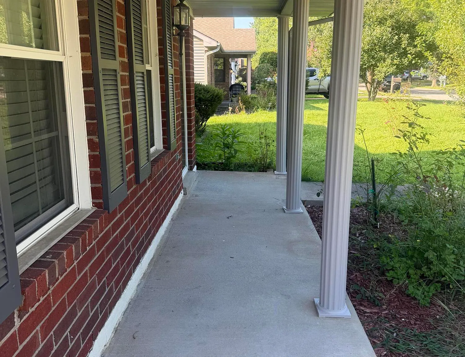 3 bed, 2.0 bath, 1474 sqft, $2,100 — Photo 3