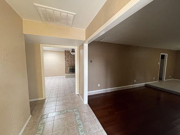 5th image of 836 Marimba Dr