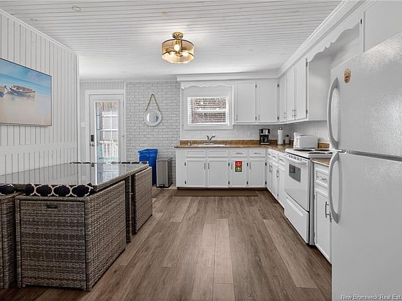 2nd image of 7 Rons Ln