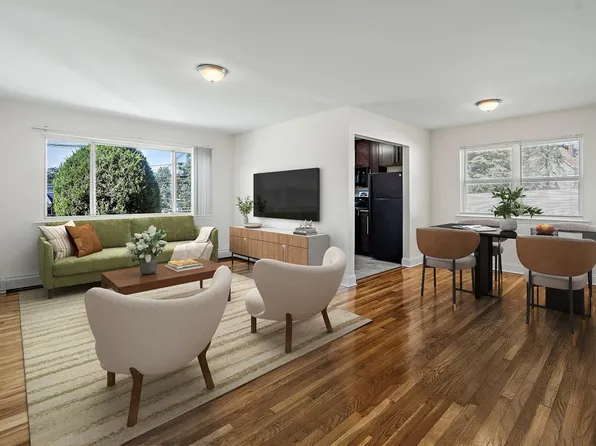 Clinton Manor Arms Apartments