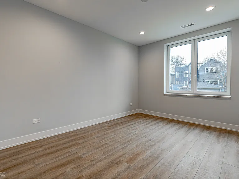 2813 W Belmont Ave #311 — Photo 11
