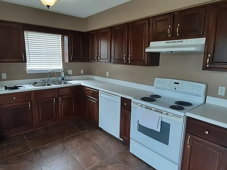 304 Ray St — Photo 15