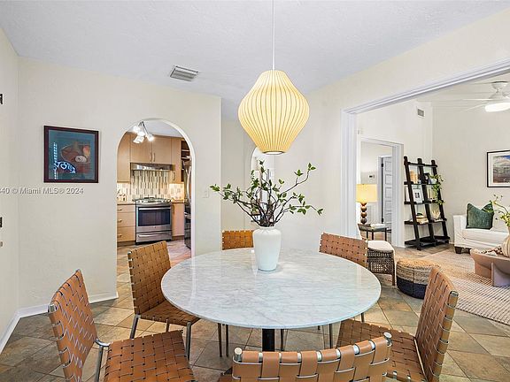 3rd image of 4412 Royal Palm Ave