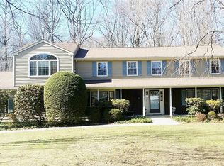 75 Teeter Rock Rd, Trumbull, CT 06611