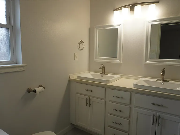 10703 Wickersham Ln — Photo 30