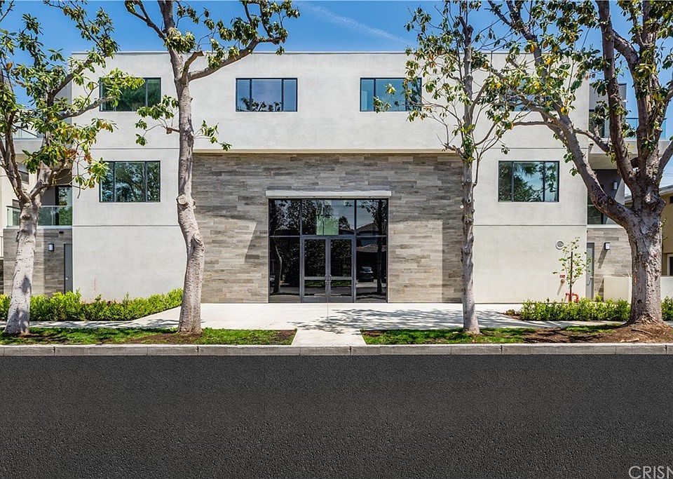 1st image of 4322 Gentry Ave #101