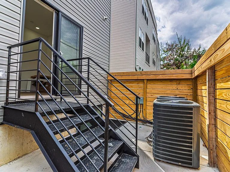 137 E Cumberland St #B — Photo 35