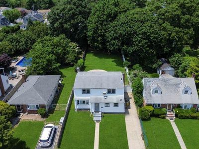 101 Spruce Avenue, Bethpage, NY, 11714