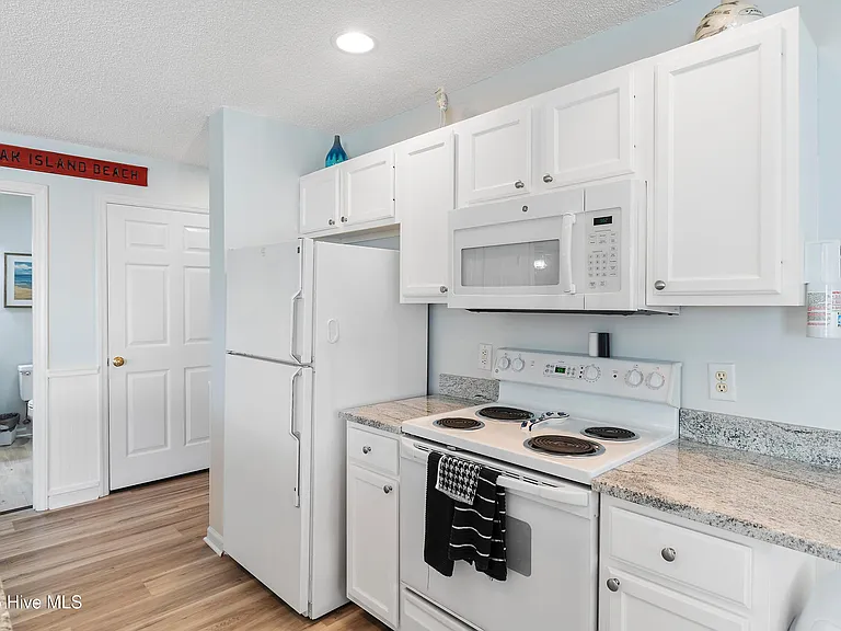 3350 Club Villas Dr #101 — Photo 14