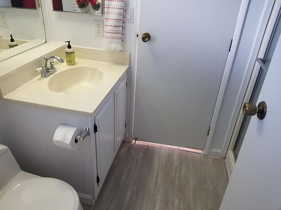 3rd image of 3010 Dawn Dr