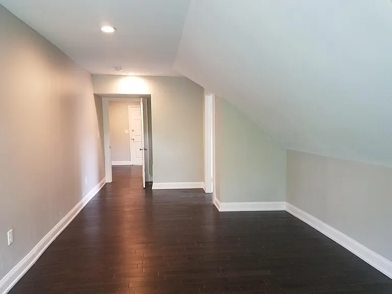 2374 Saint James Ave #3 — Photo 30