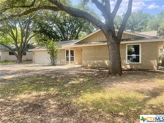 2nd image of 1422 Canary Ln